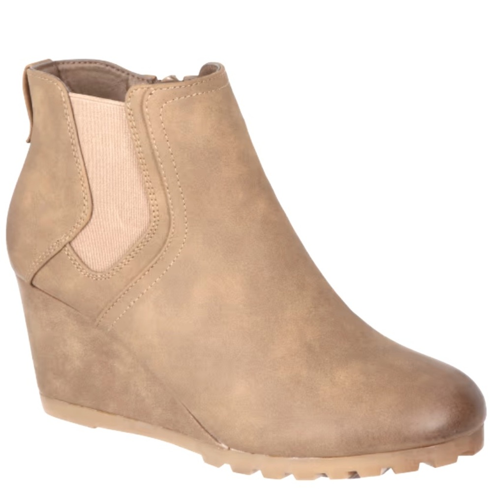 Natural Reflections Trista Rugged Women’s Boots Sz 9 Color Taupe Heel ht: 2.75"